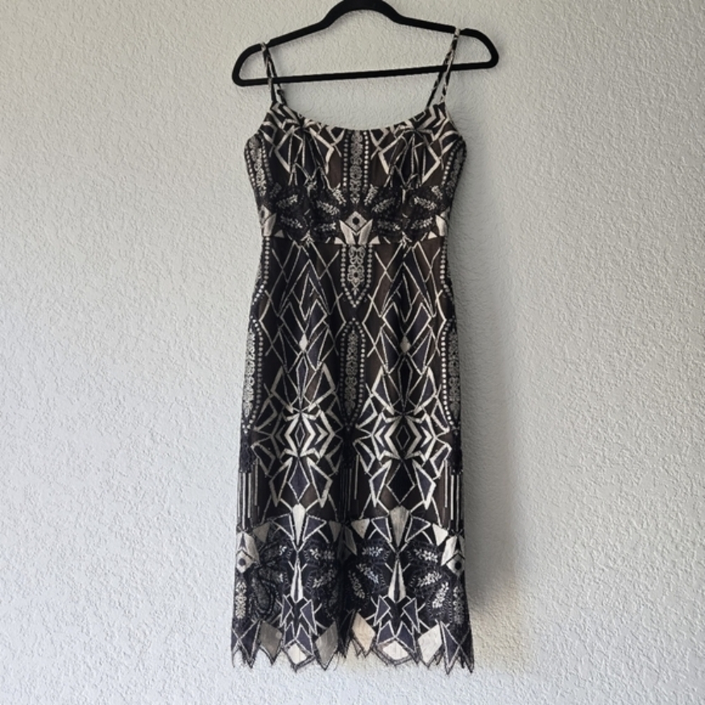 BCBGMAXAZRIA Women Black White Geometric Lace Sheath Cocktail Dress 0 Sleeveless